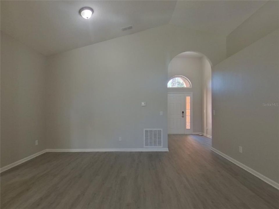 Active With Contract: $2,079 (3 beds, 2 baths, 1759 Square Feet)