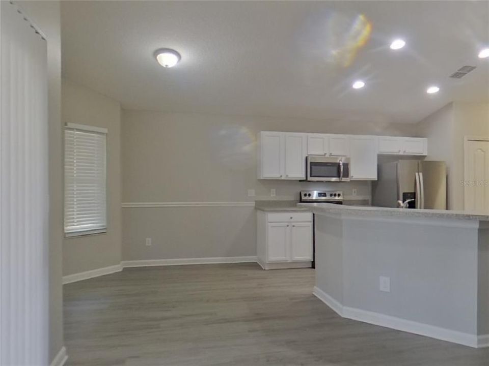 Active With Contract: $2,079 (3 beds, 2 baths, 1759 Square Feet)