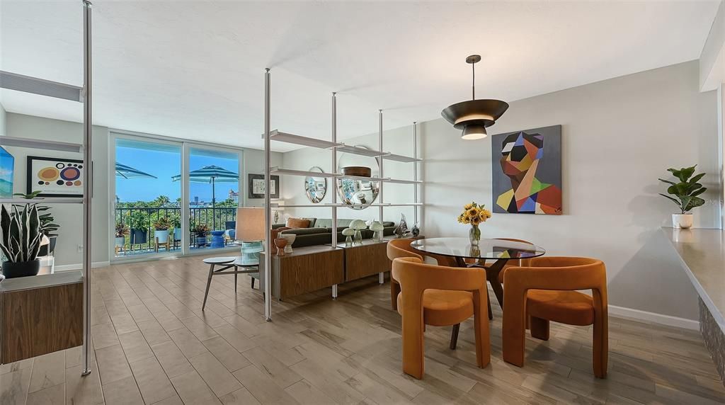 For Sale: $555,000 (1 beds, 2 baths, 965 Square Feet)