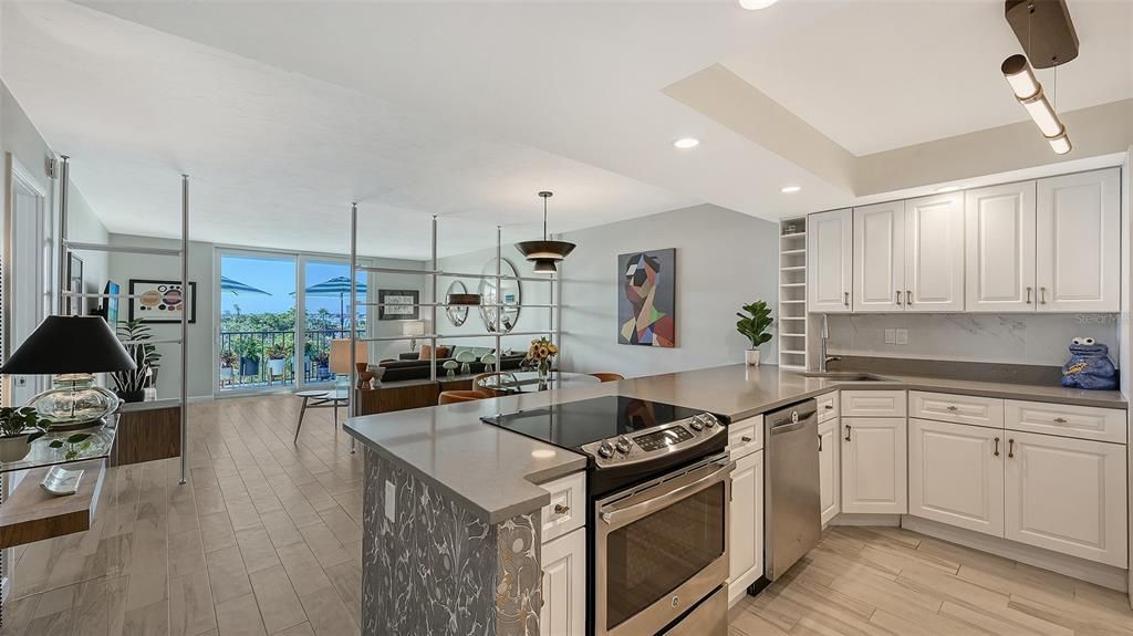 For Sale: $555,000 (1 beds, 2 baths, 965 Square Feet)