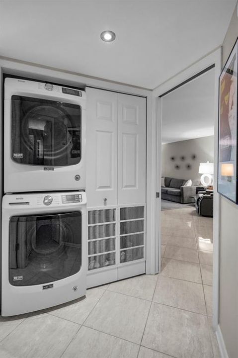 待售: $226,000 (2 贝兹, 2 浴室, 1250 平方英尺)