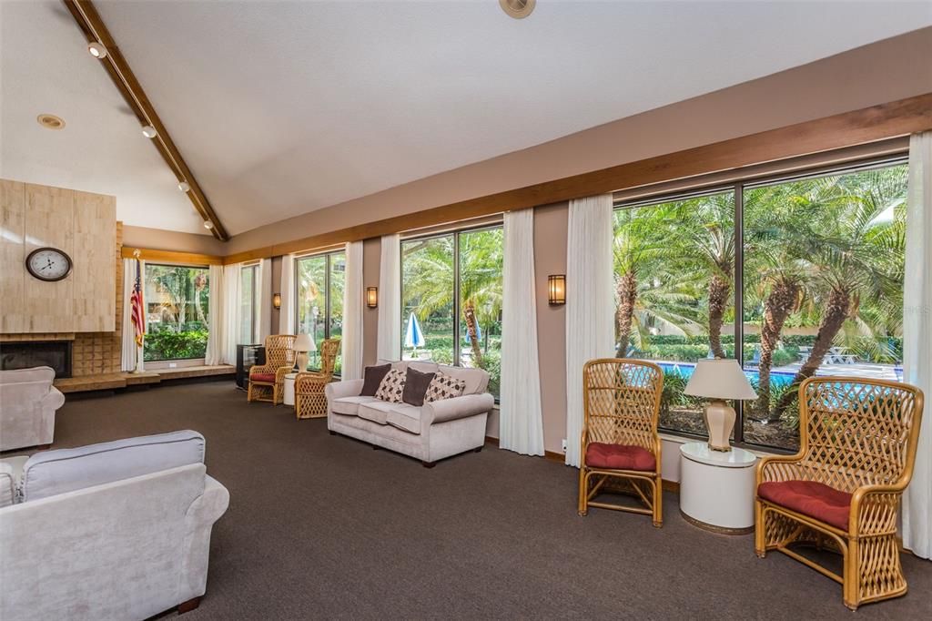 待售: $226,000 (2 贝兹, 2 浴室, 1250 平方英尺)