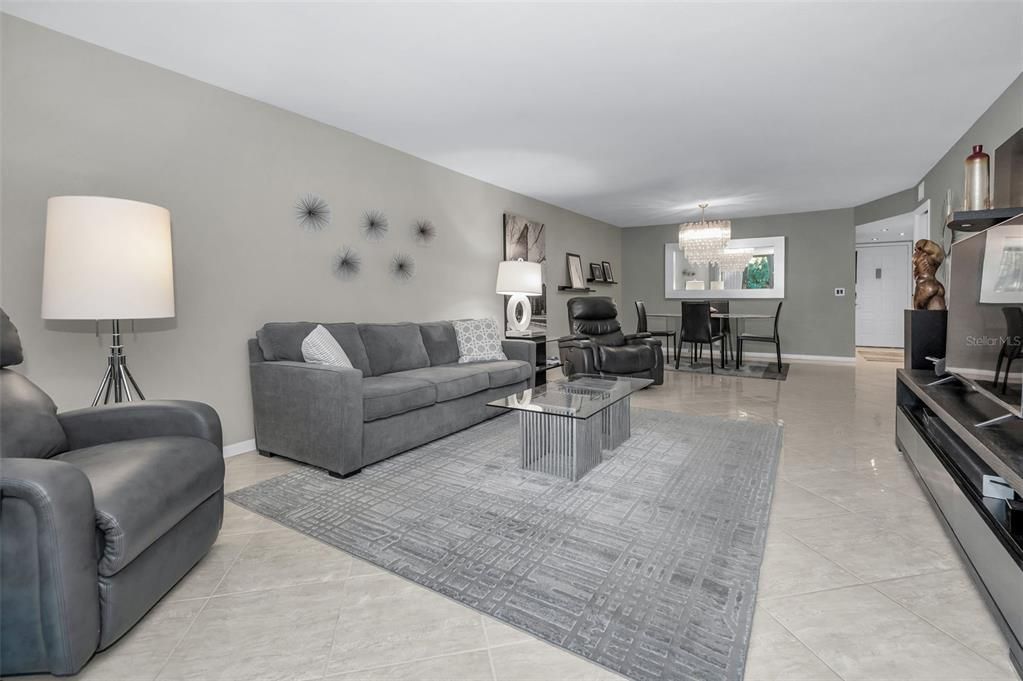 待售: $226,000 (2 贝兹, 2 浴室, 1250 平方英尺)