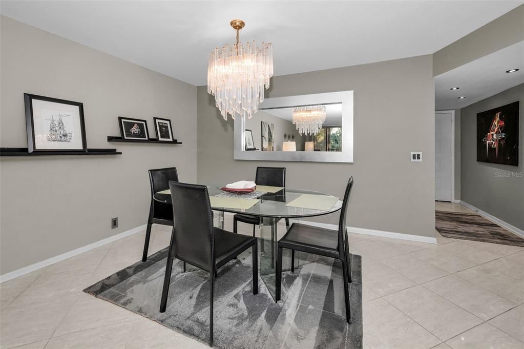 待售: $226,000 (2 贝兹, 2 浴室, 1250 平方英尺)