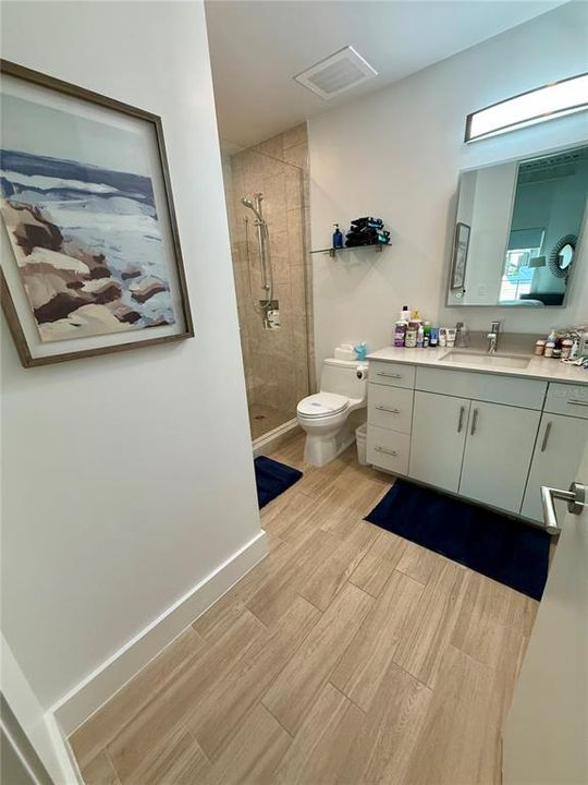 For Sale: $1,049,000 (2 beds, 2 baths, 1159 Square Feet)