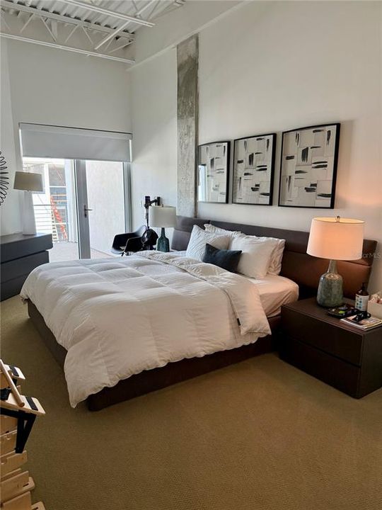 For Sale: $1,049,000 (2 beds, 2 baths, 1159 Square Feet)