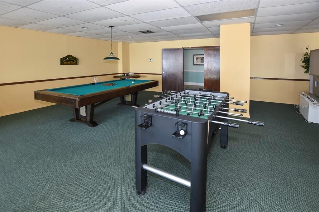 合同活跃: $165,000 (1 贝兹, 2 浴室, 1210 平方英尺)