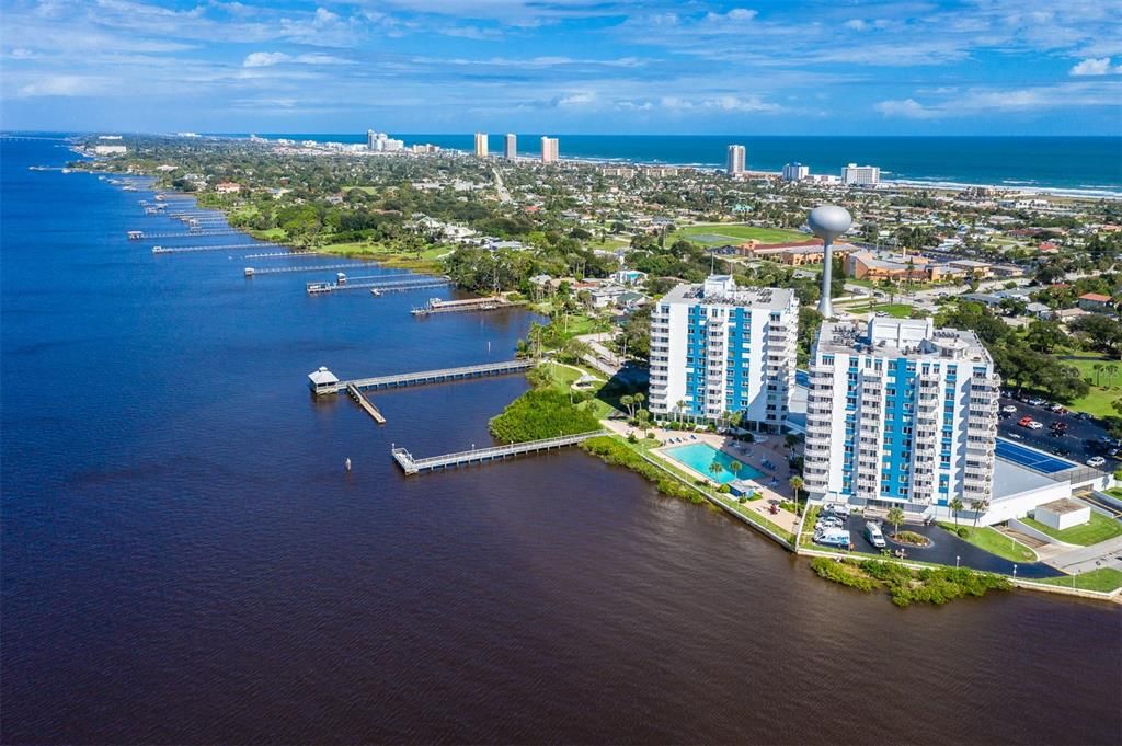 合同活跃: $165,000 (1 贝兹, 2 浴室, 1210 平方英尺)