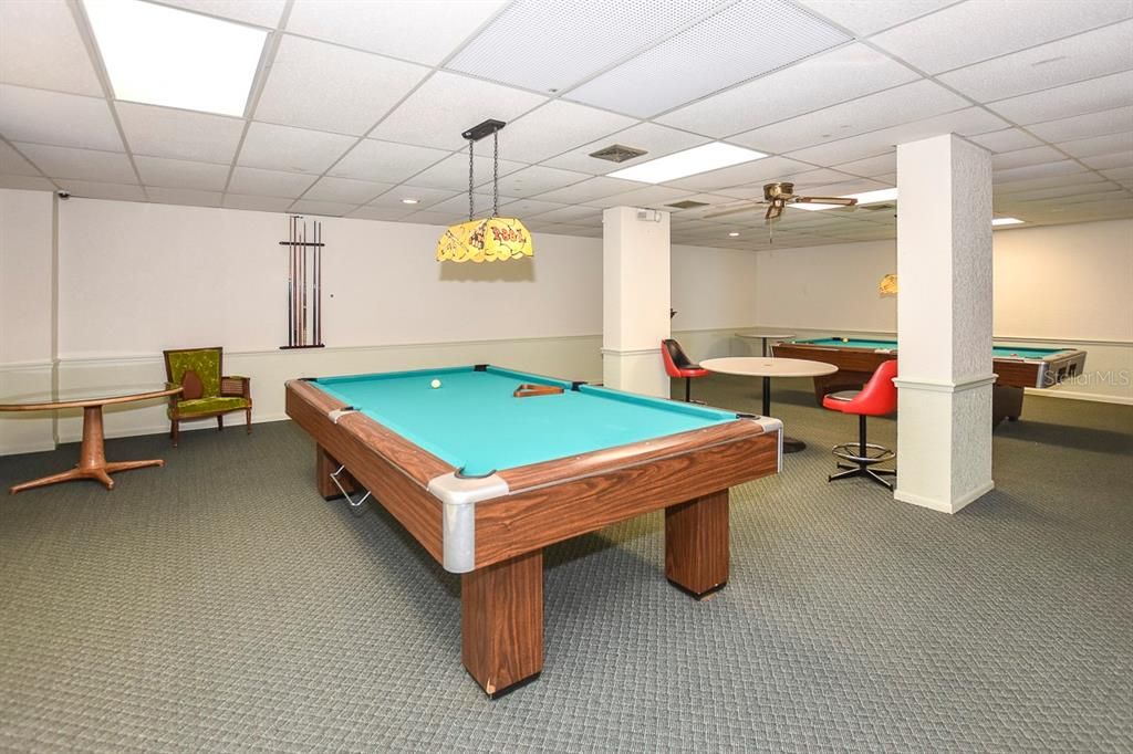 合同活跃: $165,000 (1 贝兹, 2 浴室, 1210 平方英尺)