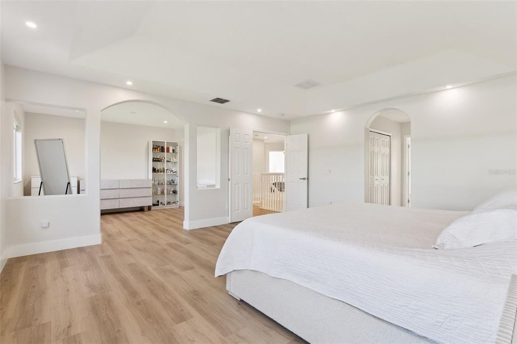 Active With Contract: $699,900 (4 beds, 2 baths, 3025 Square Feet)