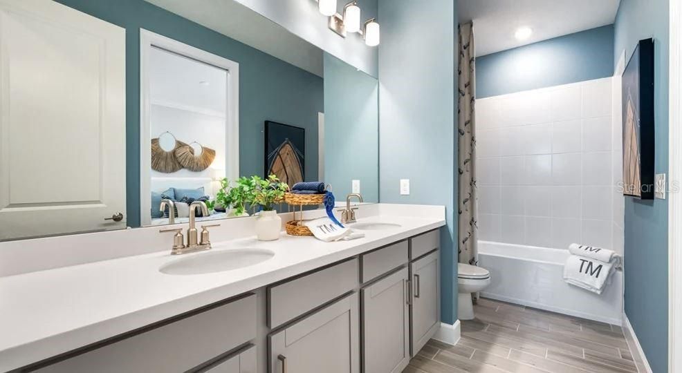 For Sale: $449,999 (3 beds, 2 baths, 1926 Square Feet)