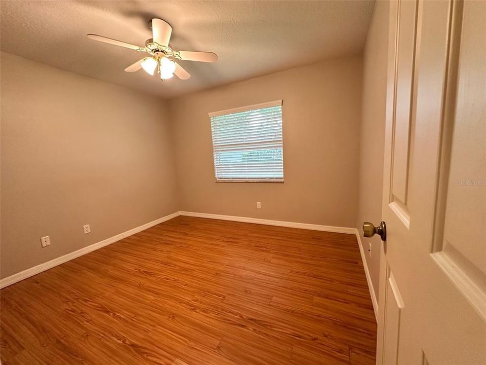 For Rent: $1,600 (3 beds, 2 baths, 1421 Square Feet)