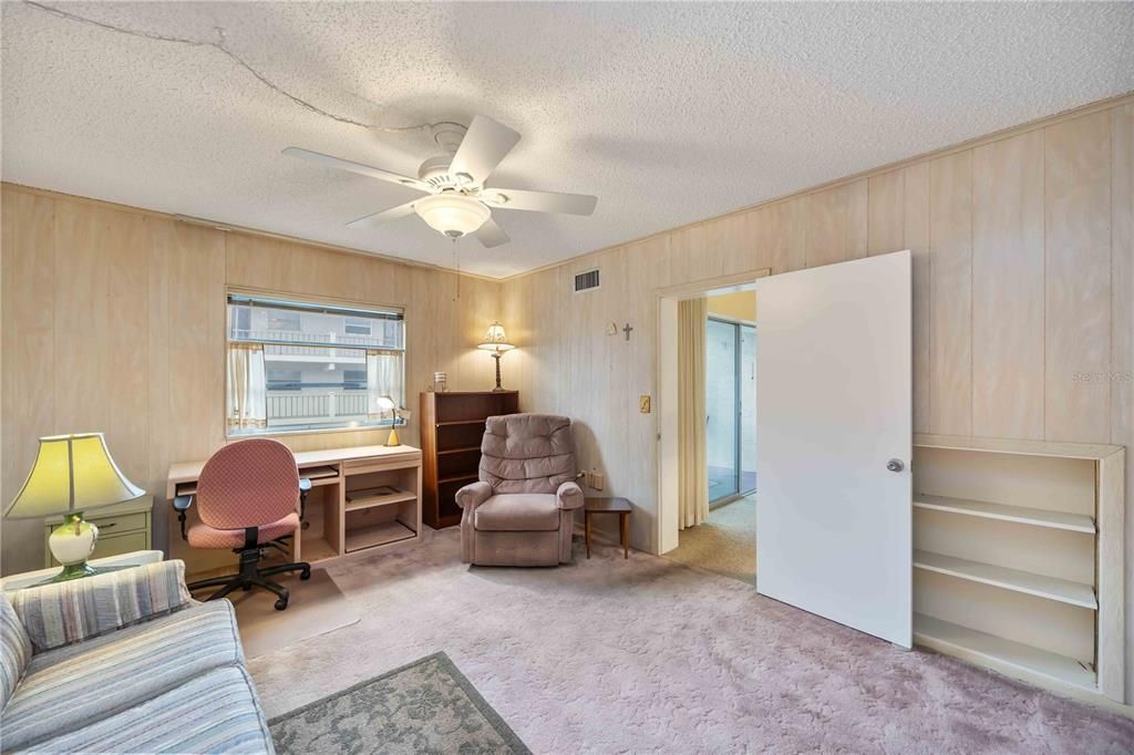 For Sale: $199,999 (3 beds, 2 baths, 1223 Square Feet)