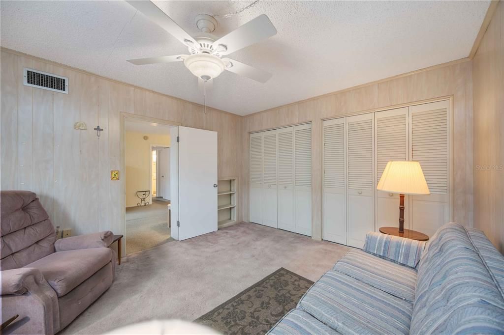 For Sale: $199,999 (3 beds, 2 baths, 1223 Square Feet)