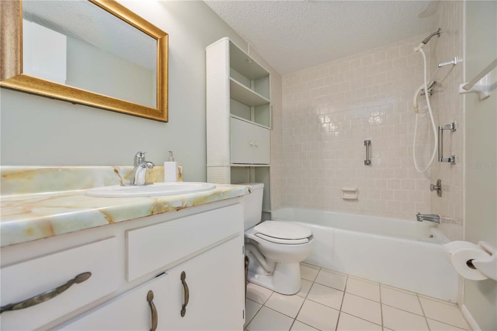 For Sale: $199,999 (3 beds, 2 baths, 1223 Square Feet)