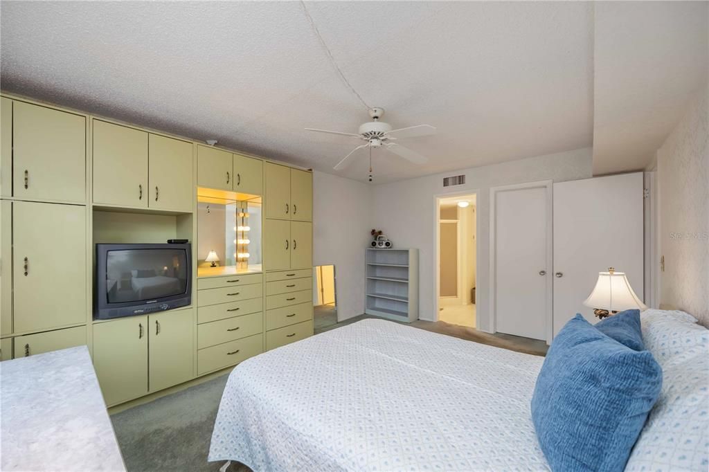 For Sale: $199,999 (3 beds, 2 baths, 1223 Square Feet)