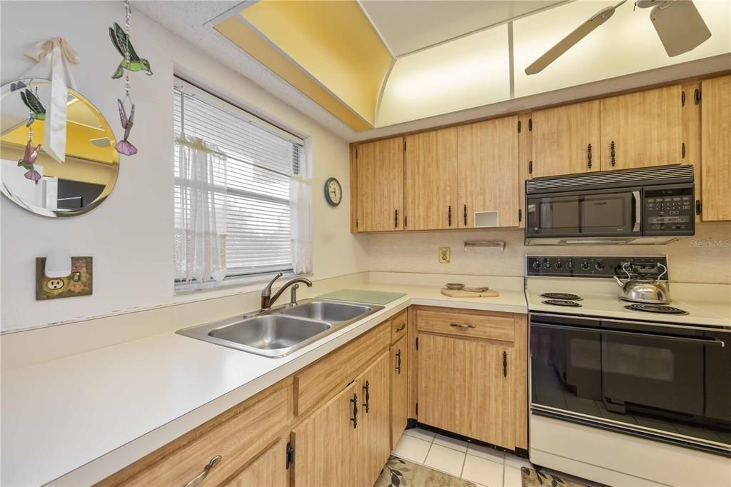 For Sale: $199,999 (3 beds, 2 baths, 1223 Square Feet)