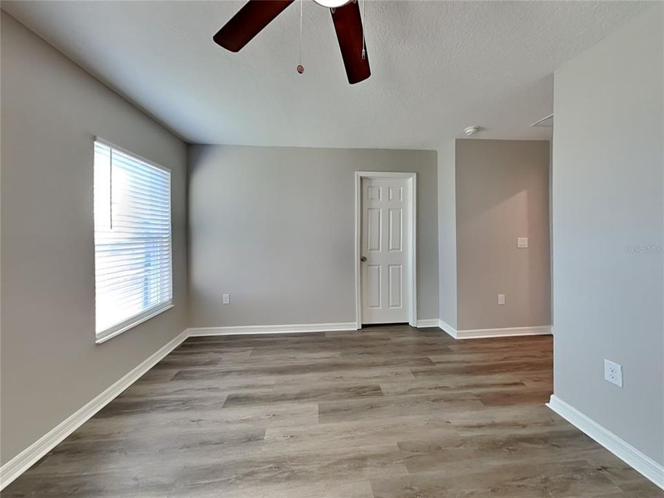 В аренду: $1,849 (3 спален, 2 ванн, 1527 Квадратных фут)