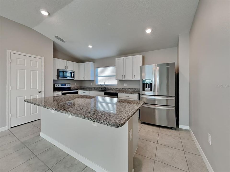 В аренду: $1,849 (3 спален, 2 ванн, 1527 Квадратных фут)