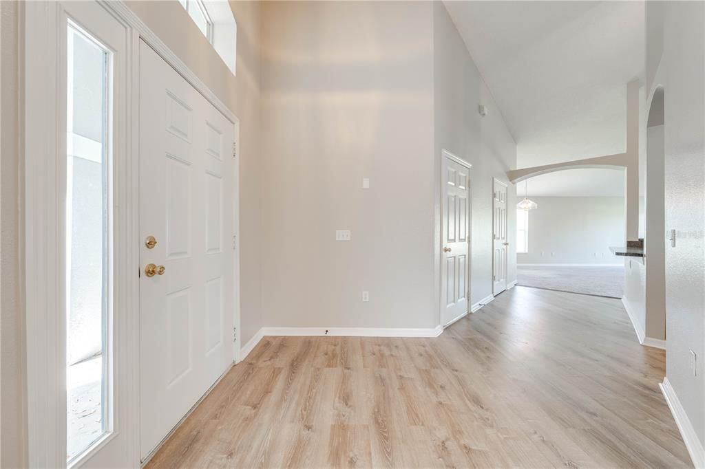 For Rent: $1,995 (3 beds, 2 baths, 1816 Square Feet)