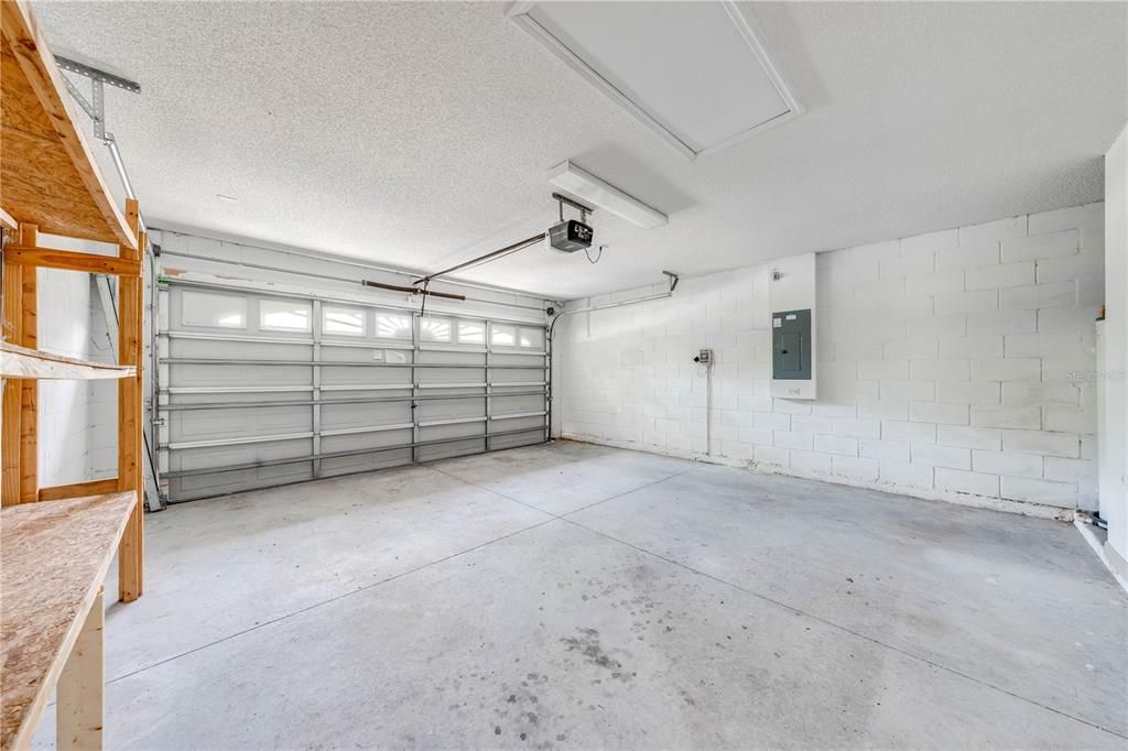 For Rent: $1,995 (3 beds, 2 baths, 1816 Square Feet)