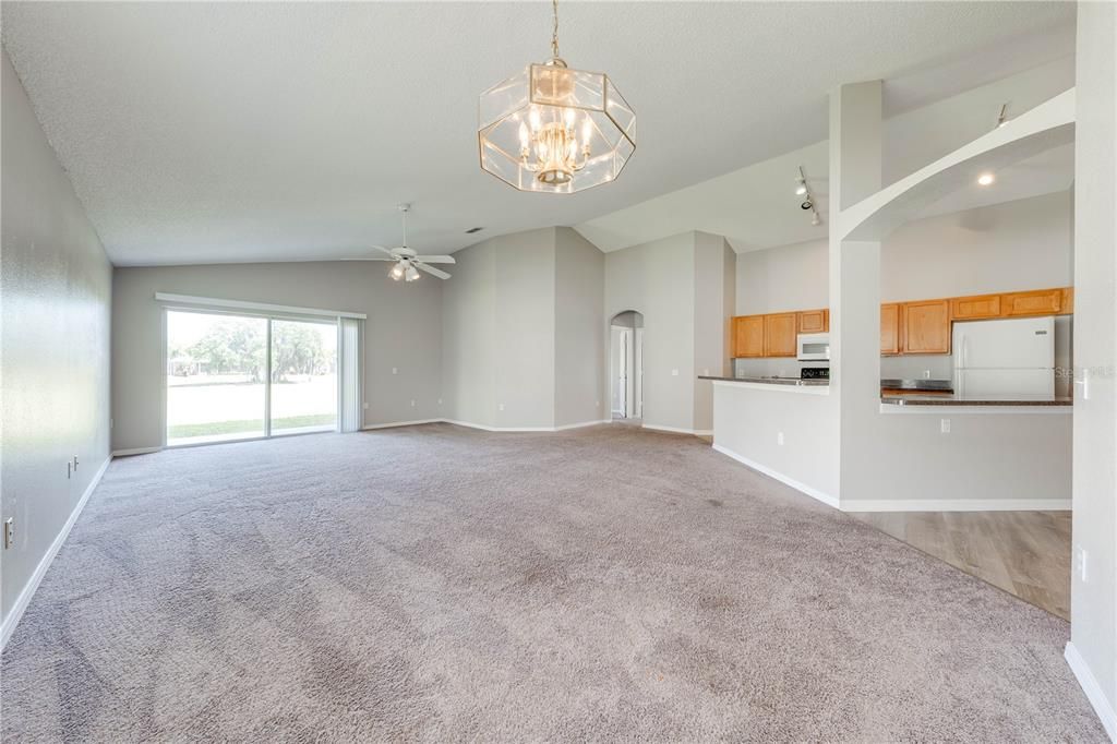 For Rent: $1,995 (3 beds, 2 baths, 1816 Square Feet)