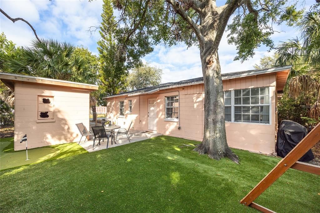 Active With Contract: $350,000 (3 beds, 1 baths, 1067 Square Feet)