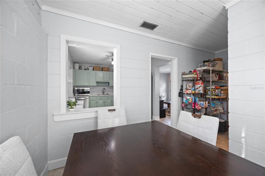 Active With Contract: $350,000 (3 beds, 1 baths, 1067 Square Feet)