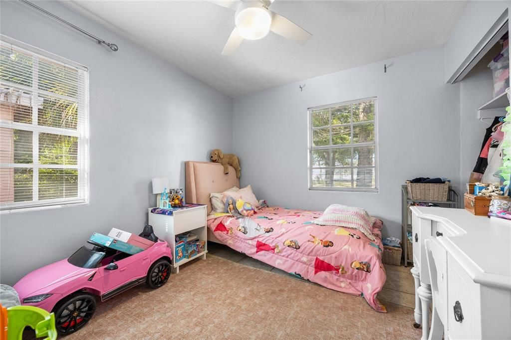 Active With Contract: $350,000 (3 beds, 1 baths, 1067 Square Feet)