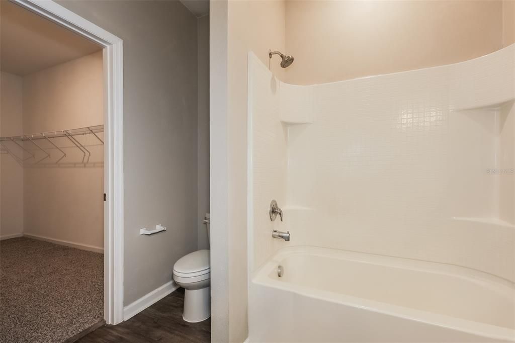 For Sale: $367,000 (3 beds, 2 baths, 1563 Square Feet)