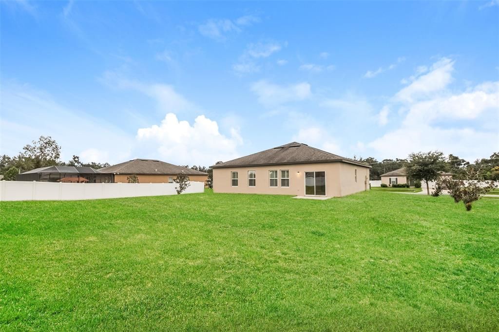 For Sale: $367,000 (3 beds, 2 baths, 1563 Square Feet)