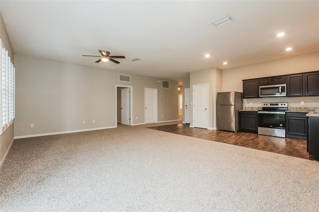 For Sale: $367,000 (3 beds, 2 baths, 1563 Square Feet)