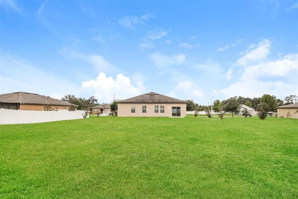 For Sale: $367,000 (3 beds, 2 baths, 1563 Square Feet)