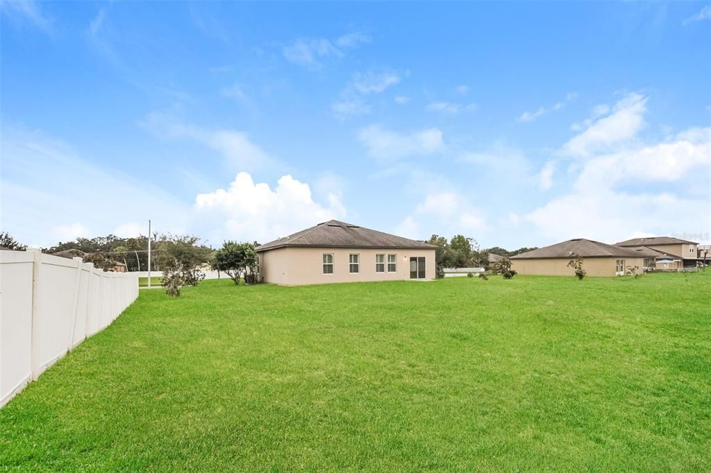 For Sale: $367,000 (3 beds, 2 baths, 1563 Square Feet)