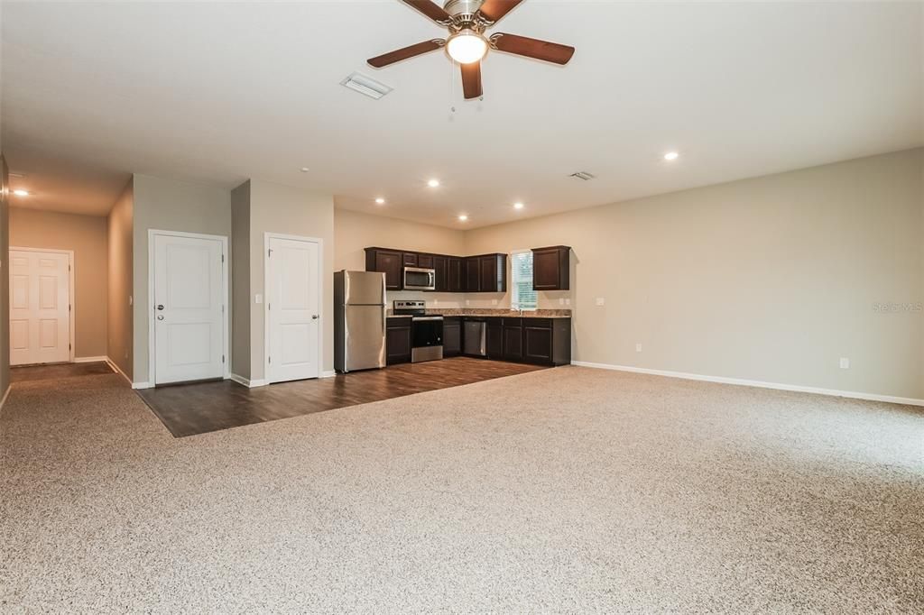 For Sale: $367,000 (3 beds, 2 baths, 1563 Square Feet)