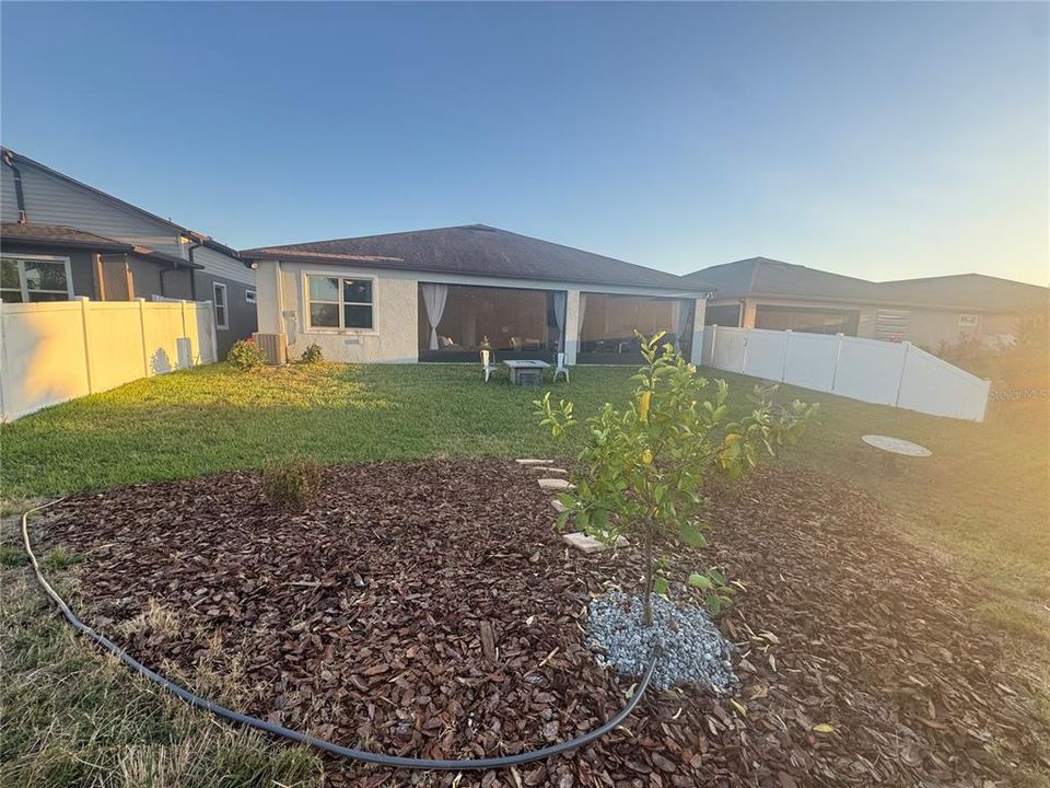 For Sale: $519,400 (4 beds, 2 baths, 2677 Square Feet)