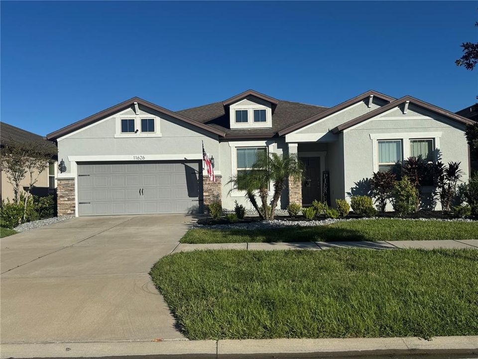 For Sale: $519,400 (4 beds, 2 baths, 2677 Square Feet)