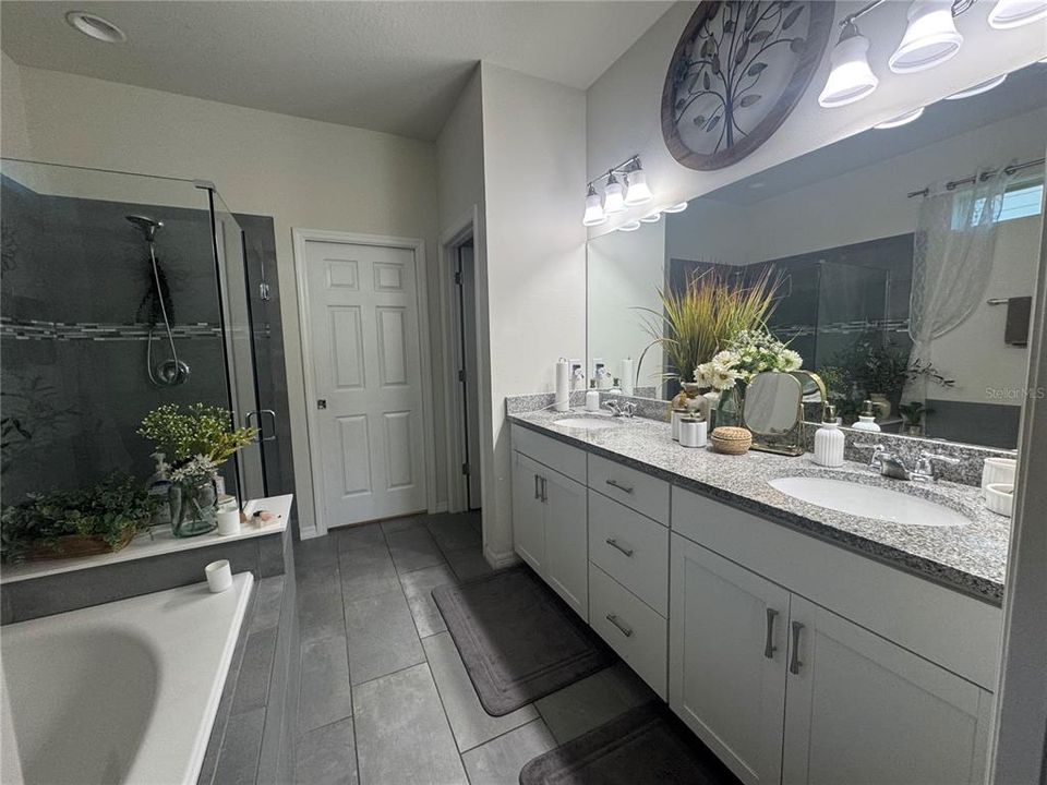 For Sale: $519,400 (4 beds, 2 baths, 2677 Square Feet)