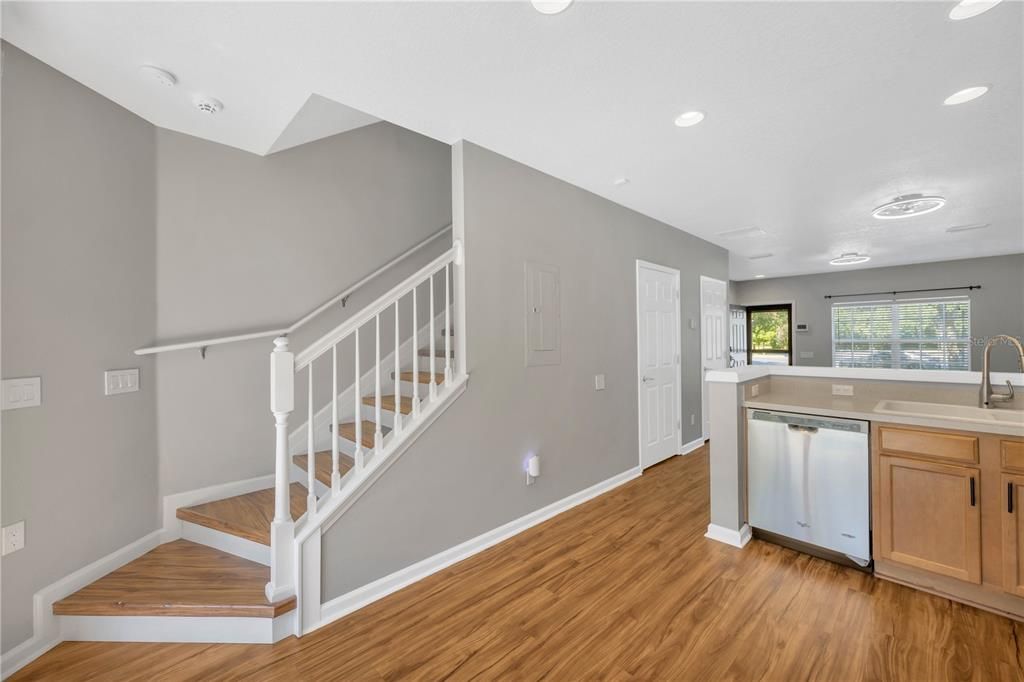 For Sale: $289,900 (2 beds, 2 baths, 1248 Square Feet)