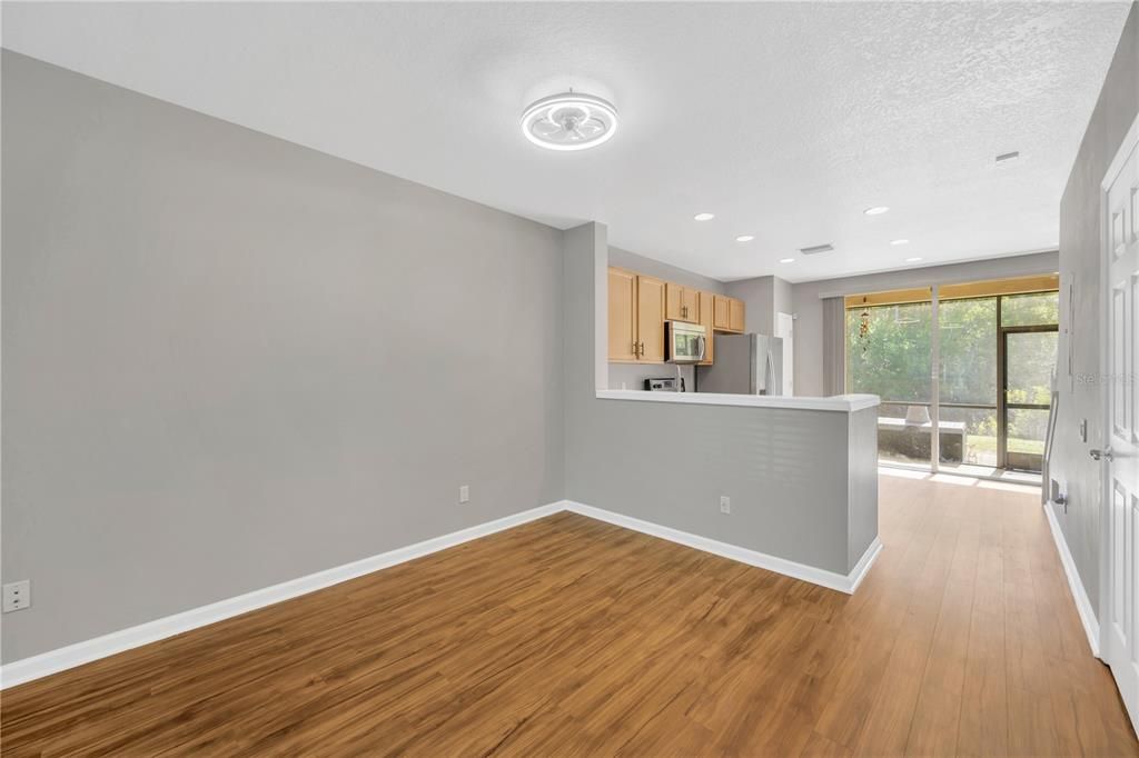 For Sale: $289,900 (2 beds, 2 baths, 1248 Square Feet)