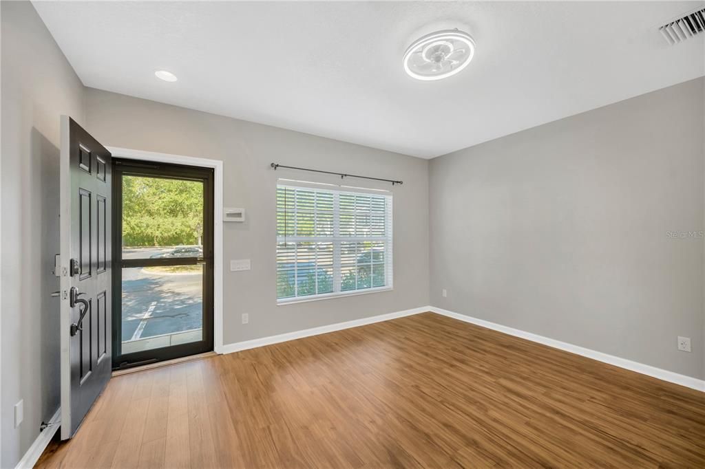 For Sale: $289,900 (2 beds, 2 baths, 1248 Square Feet)