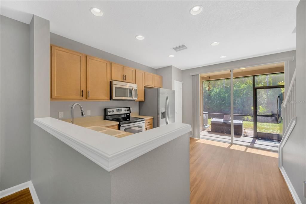 For Sale: $289,900 (2 beds, 2 baths, 1248 Square Feet)