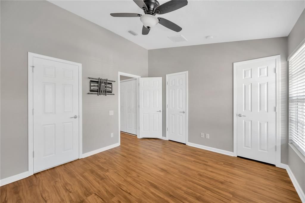 For Sale: $289,900 (2 beds, 2 baths, 1248 Square Feet)