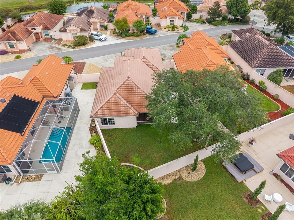 Active With Contract: $299,900 (2 beds, 2 baths, 1230 Square Feet)