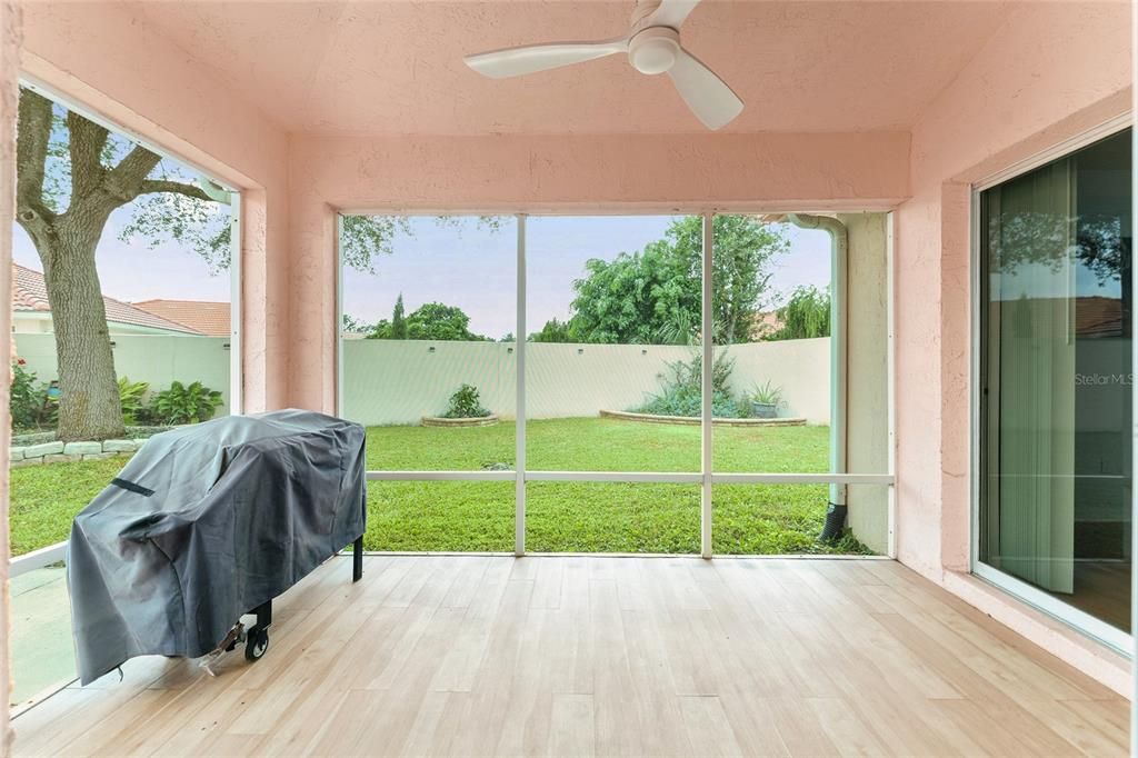 Active With Contract: $299,900 (2 beds, 2 baths, 1230 Square Feet)