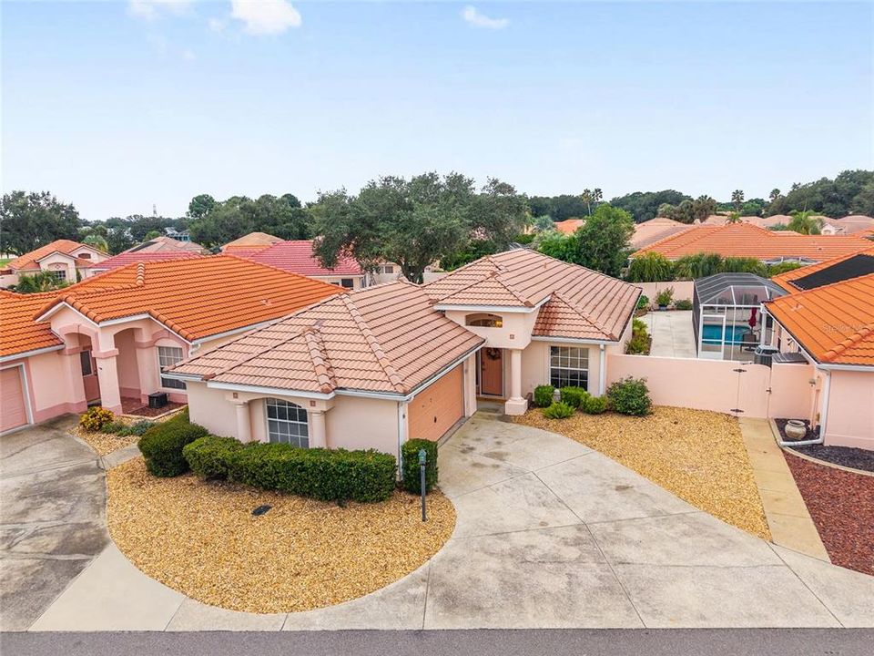 Active With Contract: $299,900 (2 beds, 2 baths, 1230 Square Feet)