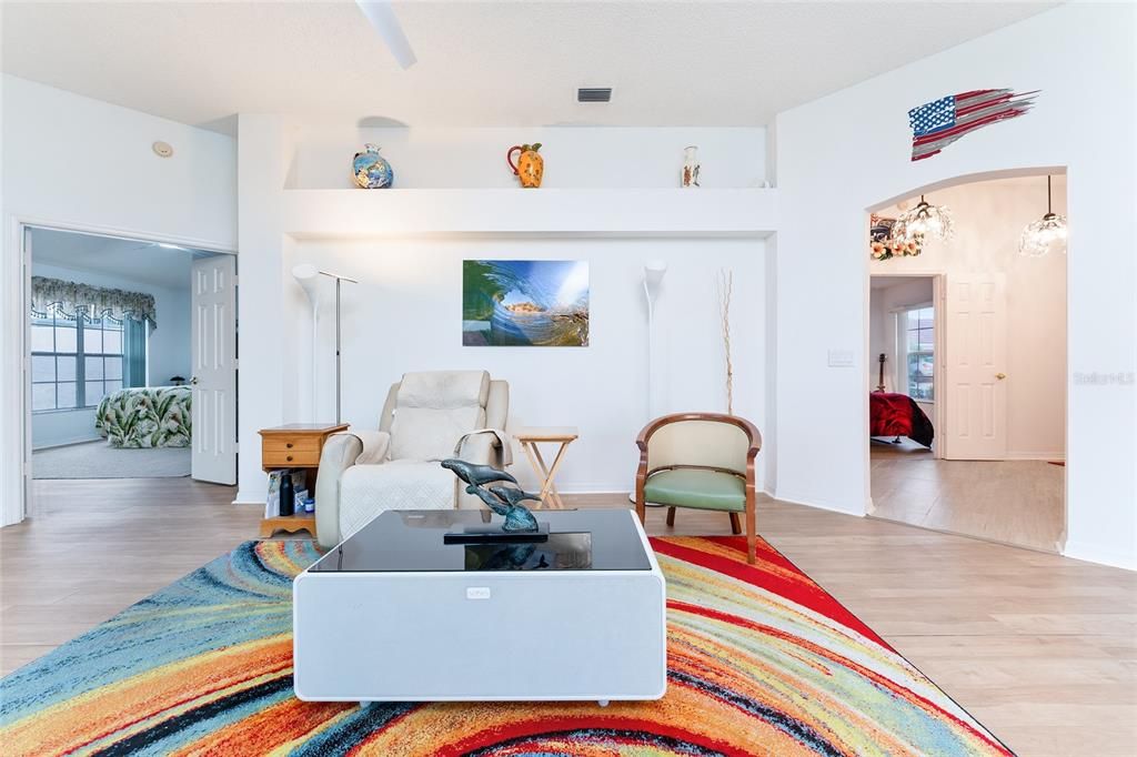 Active With Contract: $299,900 (2 beds, 2 baths, 1230 Square Feet)