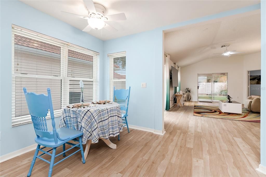 Active With Contract: $299,900 (2 beds, 2 baths, 1230 Square Feet)