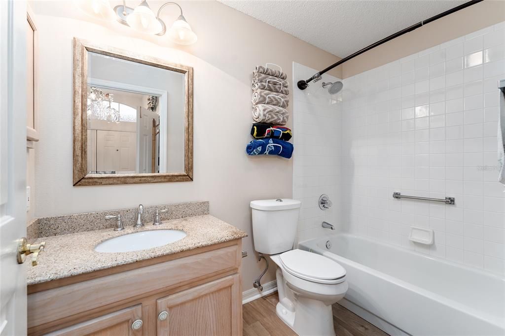 Active With Contract: $299,900 (2 beds, 2 baths, 1230 Square Feet)