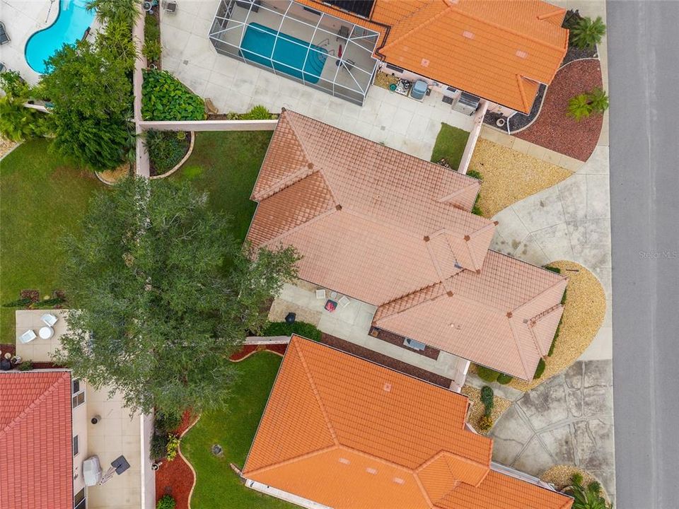 Active With Contract: $299,900 (2 beds, 2 baths, 1230 Square Feet)